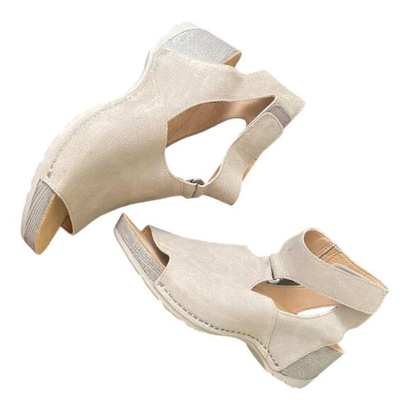 Dansko Tan Wedges - Picture 10 of 15